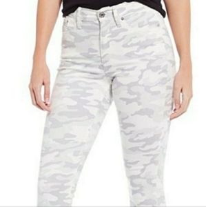 Calvin Klein White and Gray Camo Jeans, Size 26